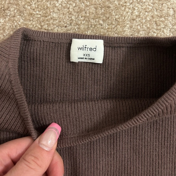 Aritzia cut out knit top!! *FLAWED - Picture 3 of 6